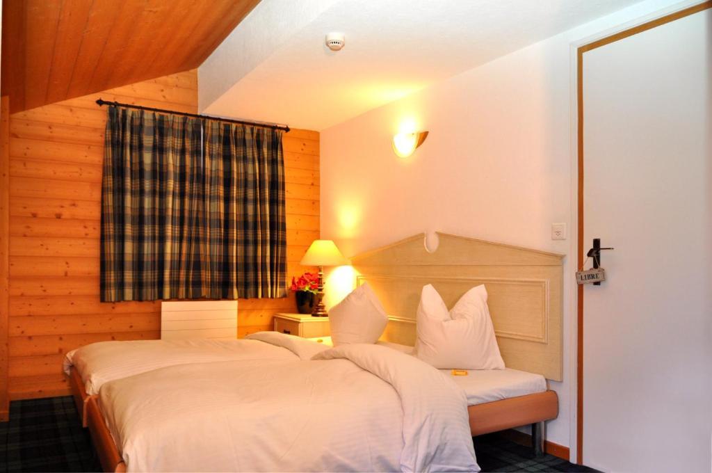 Hotel De La Paix Champéry Szoba fotó