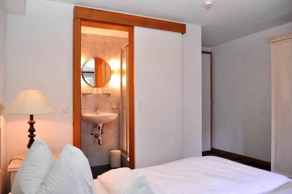 Hotel De La Paix Champéry Szoba fotó