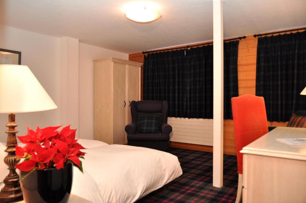 Hotel De La Paix Champéry Szoba fotó
